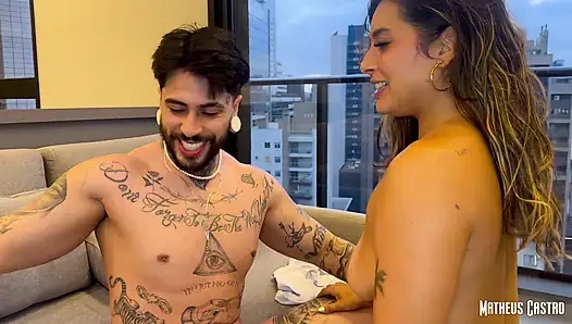 Setelah Brasil kalah dari Argentina di Piala Dunia, Teman Argentinaku Datang untuk Berkunjung dan Menghiburku