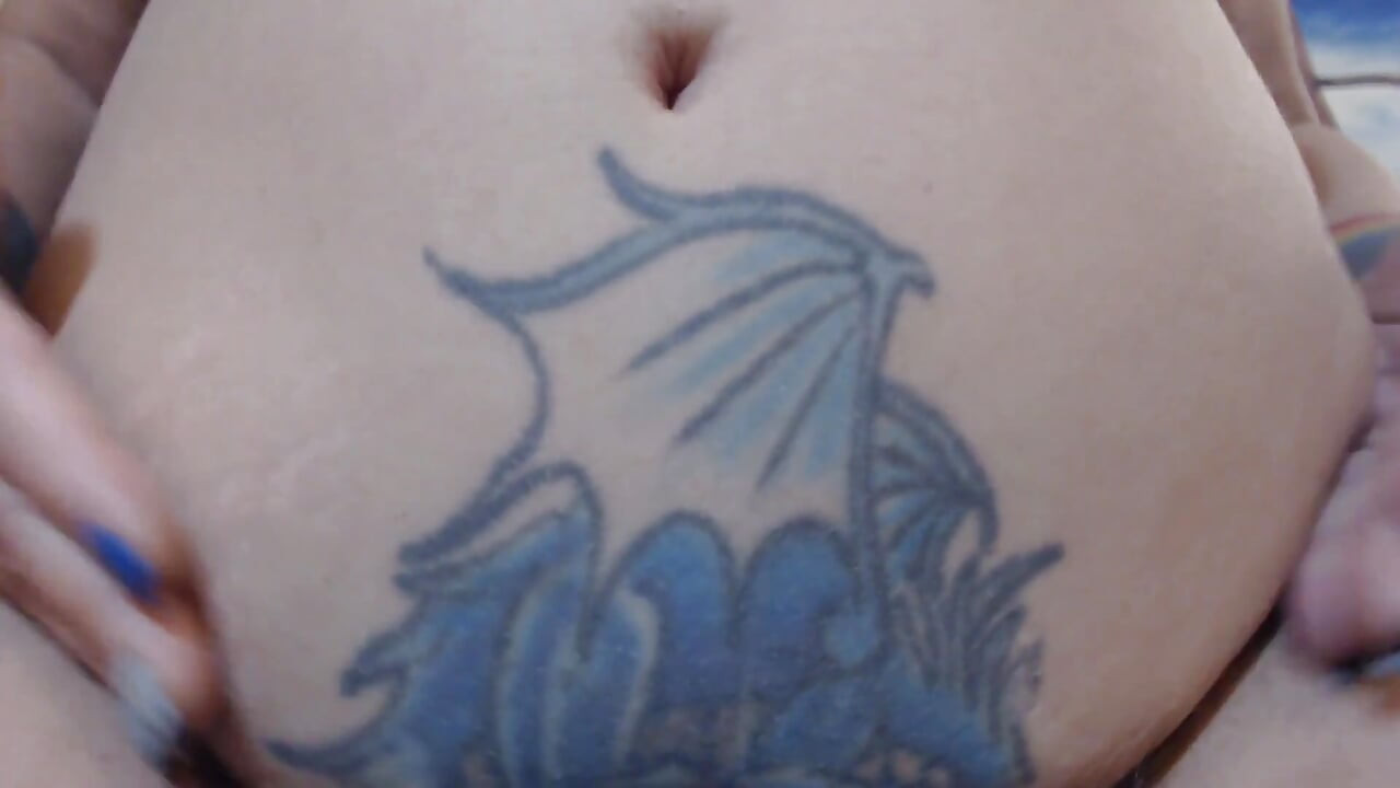 Perut jatuh dari dekat