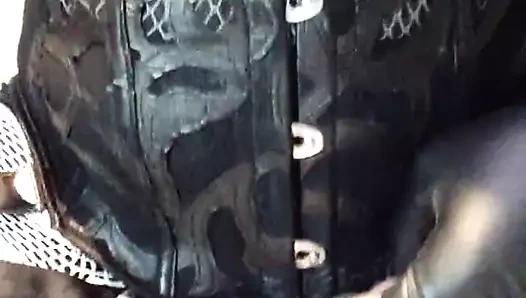 Korkak kaltak fuking yapay penis
