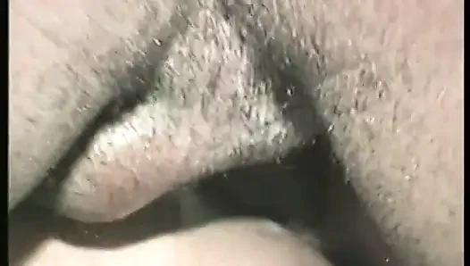 Sürtük sikilmeden önce göğüslerine boşaltıyor ve sakso çekiyor