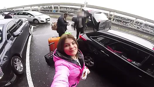 Зрелую милфу-брюнетку долбили в горячем душе