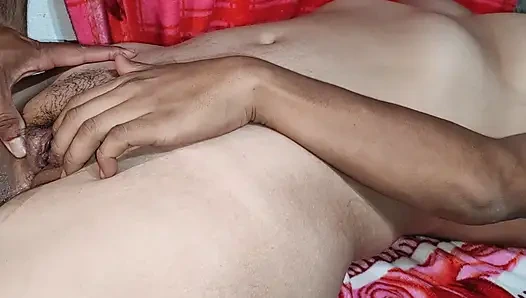 Komm und öffne deine fotze! Ich bin eine jungfräuliche stiefschwester, die gebrochen und mit sperma in Tamil indien von x video gefüllt wird