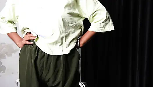 Красивая сводная сестра занимается сексом со своим сводным братом, HIndi Аудио