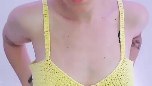 Жена моего соседа обожает приходить в мой дом, чтобы дроссеть мой хуй