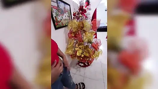 Cewek itu selingkuh dariku sepanjang minggu natal