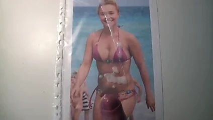 Cum üzerinde hayden panettiere