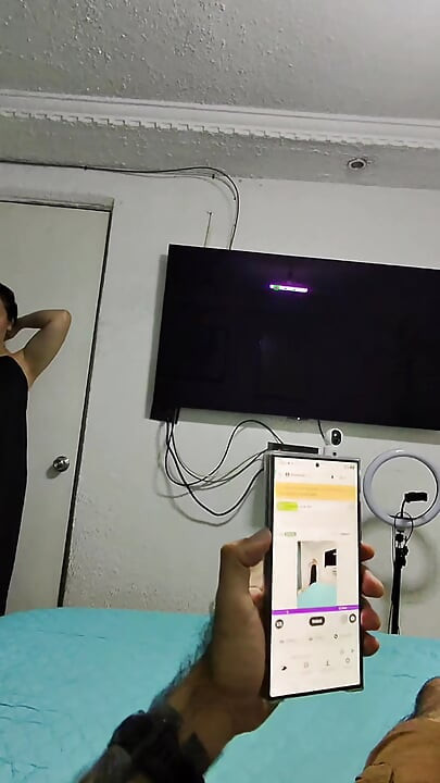 In web cam show Riva has two squirts