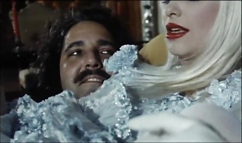 Lésbica beijando grande pau chupando buceta, festa de foda