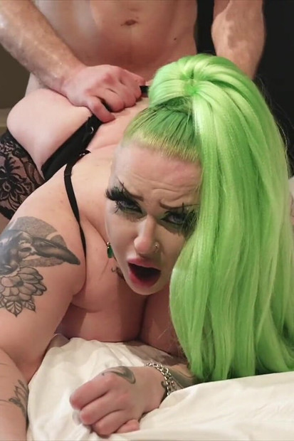 フィンランドのアナル女神ノヴァテネルドがアナルで犯される