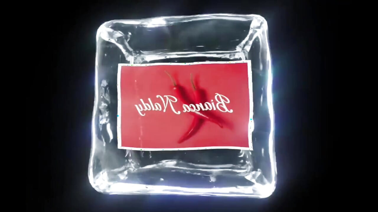Nevlastní syn mě vzal, jak na gauči předvádí svou kundičku