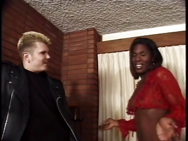 Horny ebony wants to get penetrated with her pink dildo before fucking