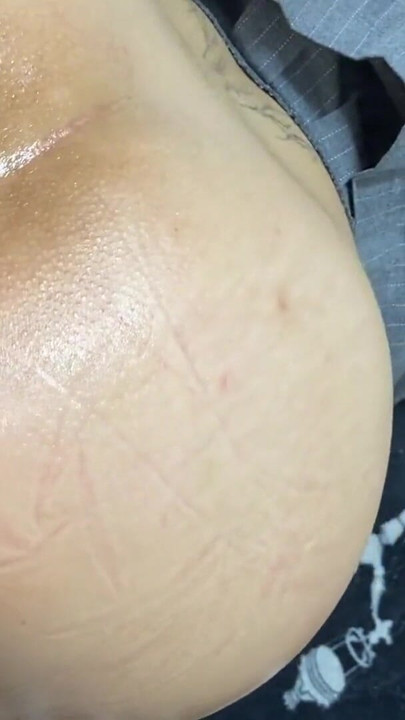 Neighbor while chatting is penetrated by her best friend | Clip 1