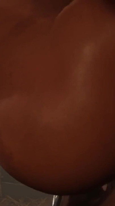 Acımasız viking büyük memeli güzeli sikiyor sert dölleme | Klip 1