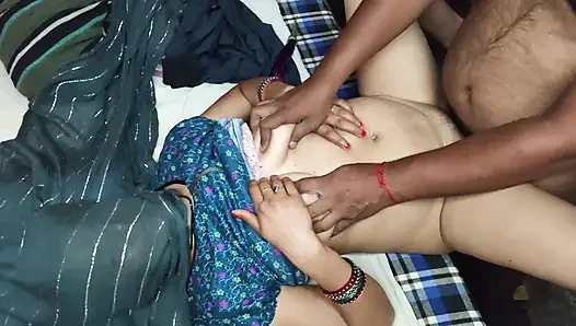 Вирусная Meenu в домашнем видео за рулем бойфренда