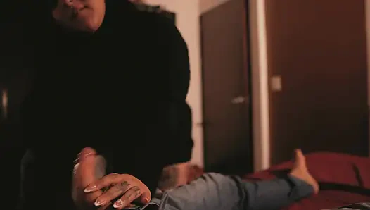 Üvey kızımın erkek arkadaşı beni çok tahrik ediyor!