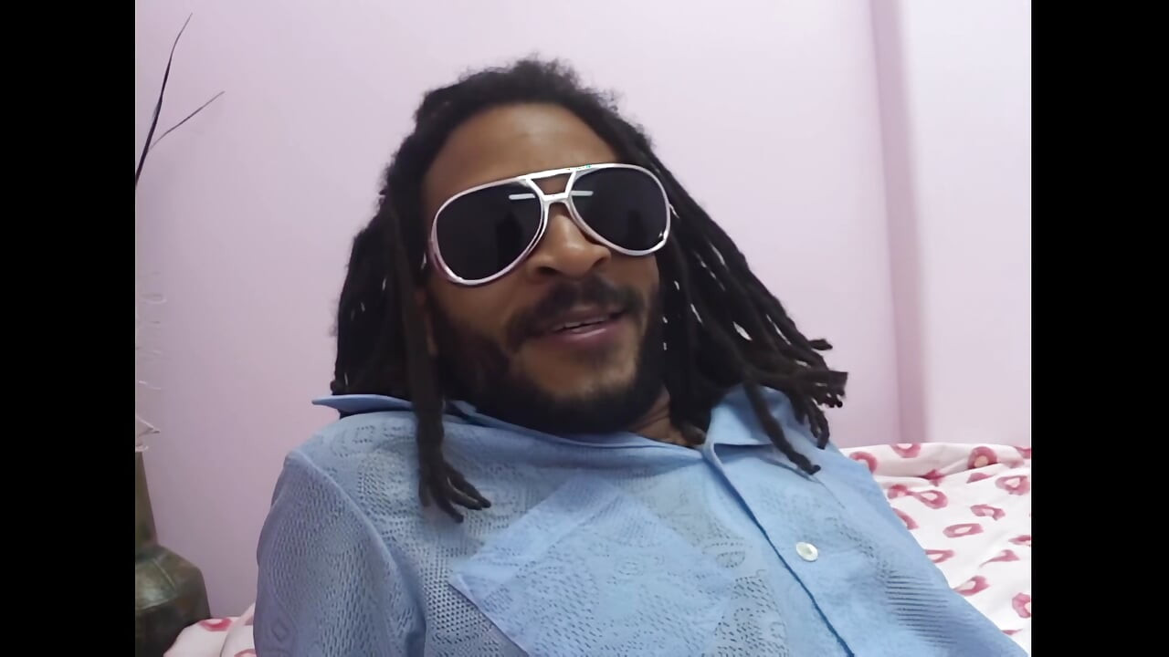 Cei mai mari sâni naturali văzuți vreodată