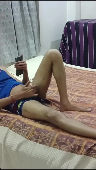 Napínavý okamžik z "Desi roztomilý kluk v plné náladě"