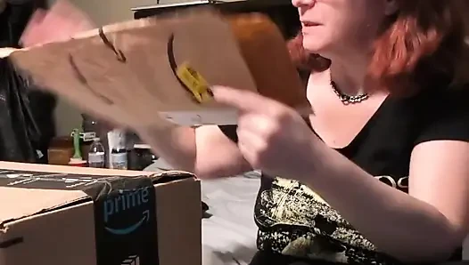 Aus dem boxen von mehr neuen sexspielzeugen