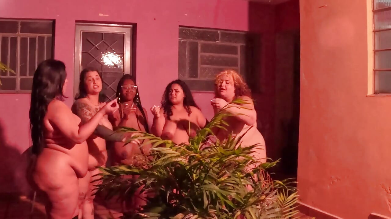 Bastidores - Fumando Pelada Com as Minhas Amigas E Conversando