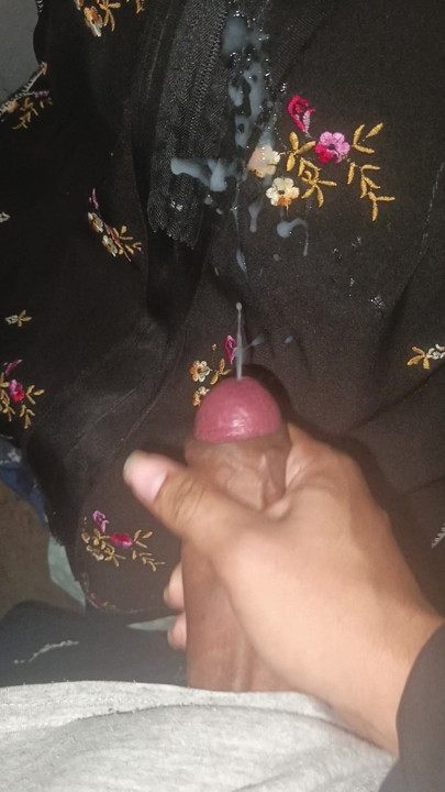 Eteğine boşal