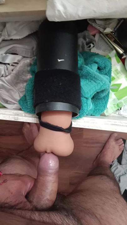 solo toy playing