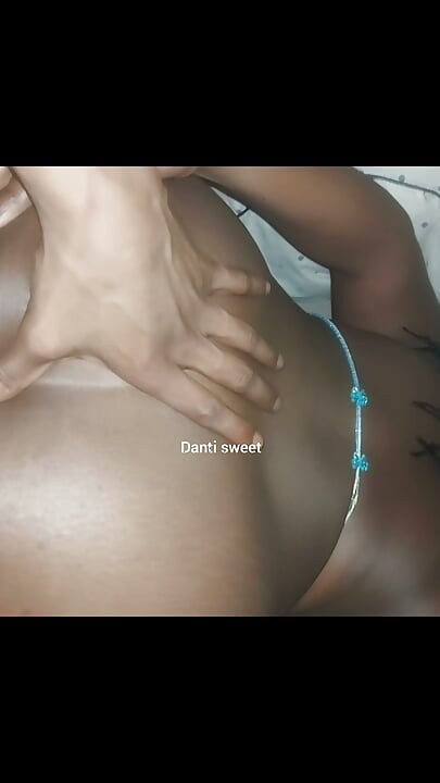 Gadis Hot yang Di-Blacked Digenjot Sangat Keras Saat Liburan