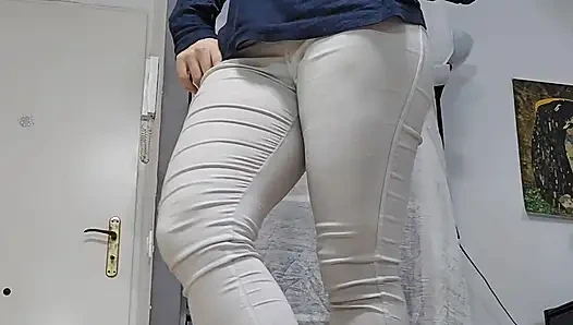 Slippers Modeling and Masturbating, Spanish Slippers