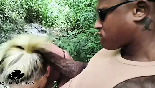 ibu tiri saya di tengah hutan