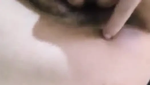 18 years old Arab Algerian of Egyptian origin playing with her pussy until she fucks profusely I want a European guy to fuck me and take pictures of me