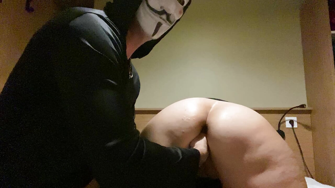 Violette cu pumnul de un anonim