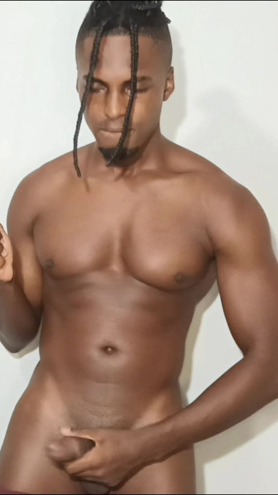 Un homme brune mignonne se fait enculer et bite mignonne