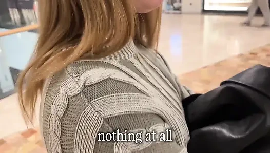 Sinemadaki ilk buluşma büyük götlü bir sarışınla sekse ve içeride boşalmaya yol açtı