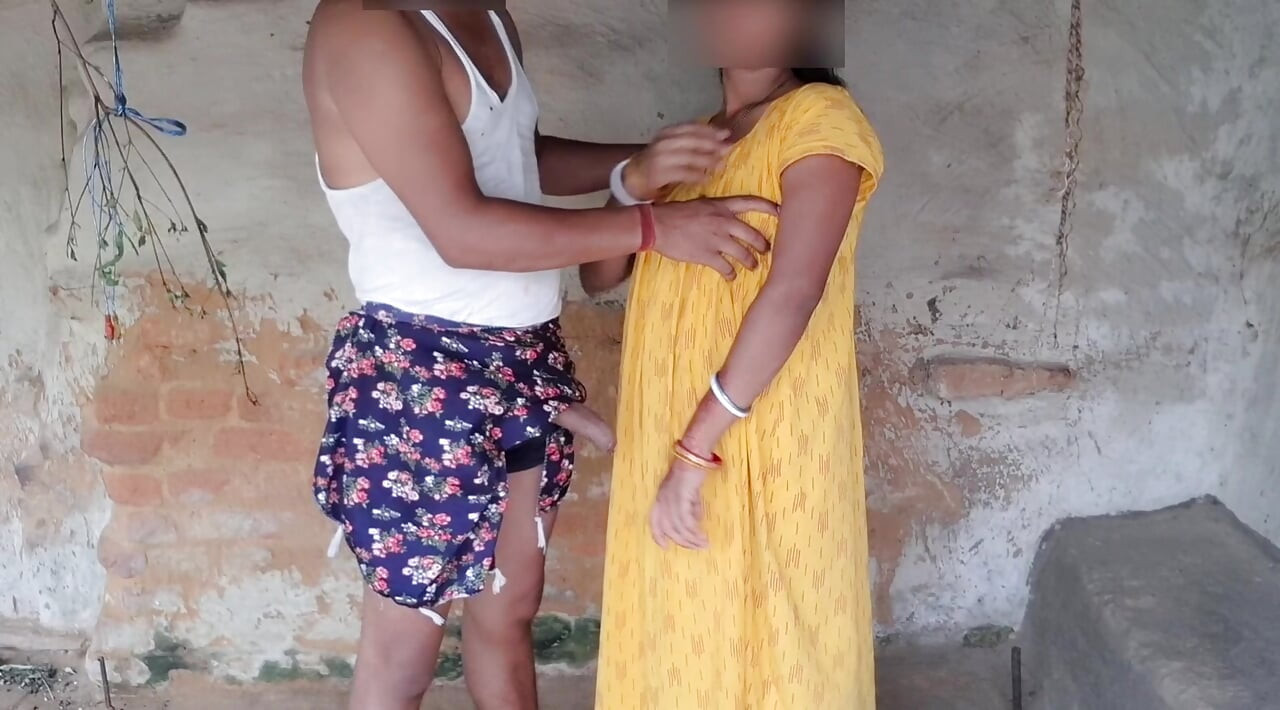 Pronađena bolna jeba sa desi indijskom svastikom