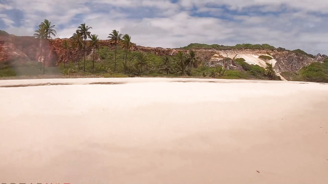 Ela Deixou Ele Transar Com Ela Em Uma Praia Vazia Em Frente a Penhascos Vermelhos