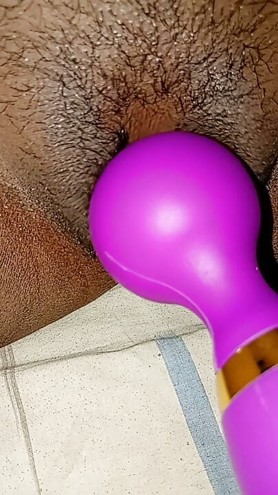 Bhabhi gostosa se masturbando e gozando