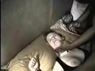 Толстушка обожает большой черный член