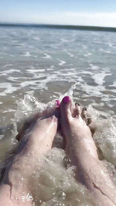 Waves Crashing on Size 16 Feet & Legs