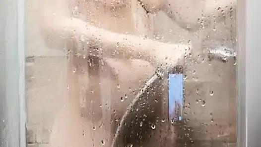 Hoteldusche bei der Arbeit