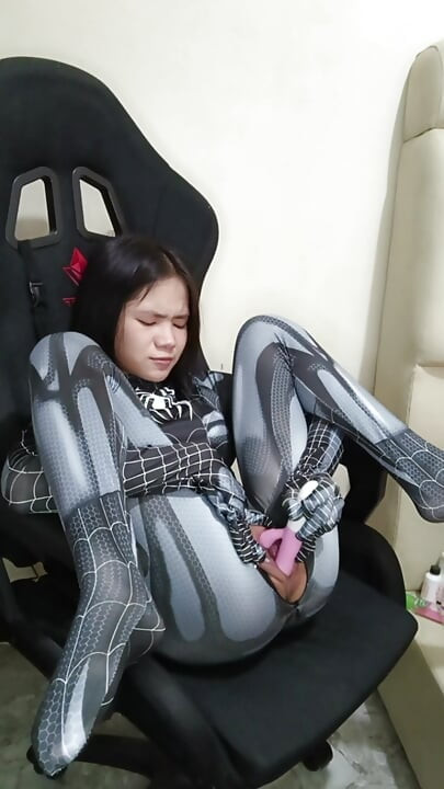 Black Spider Girl learned how to finger using a dildo