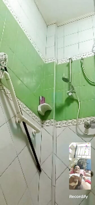 هذا الصباح هنعمل مكالمة سكس فيديو