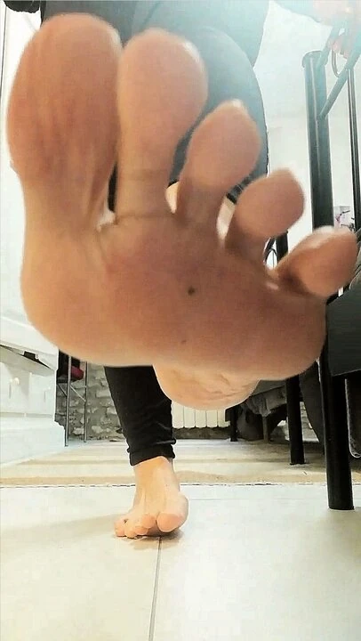 CLEAN MY WORM SHOES - POV