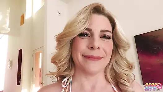 Orta yaşlı seksi kadın anne Marilyn Midas derin anal seksten sonra ağzına sertçe boşalıyor