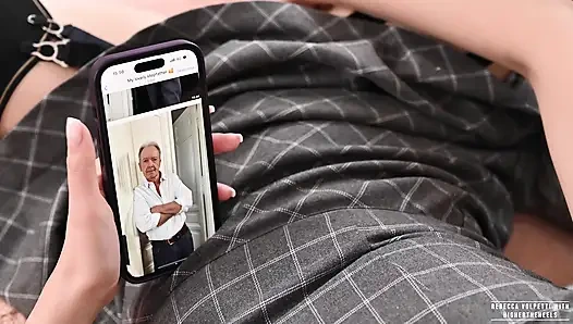 Yaşlı adam sıkı ıslak amcığımı büyük yarağınla sikiyor