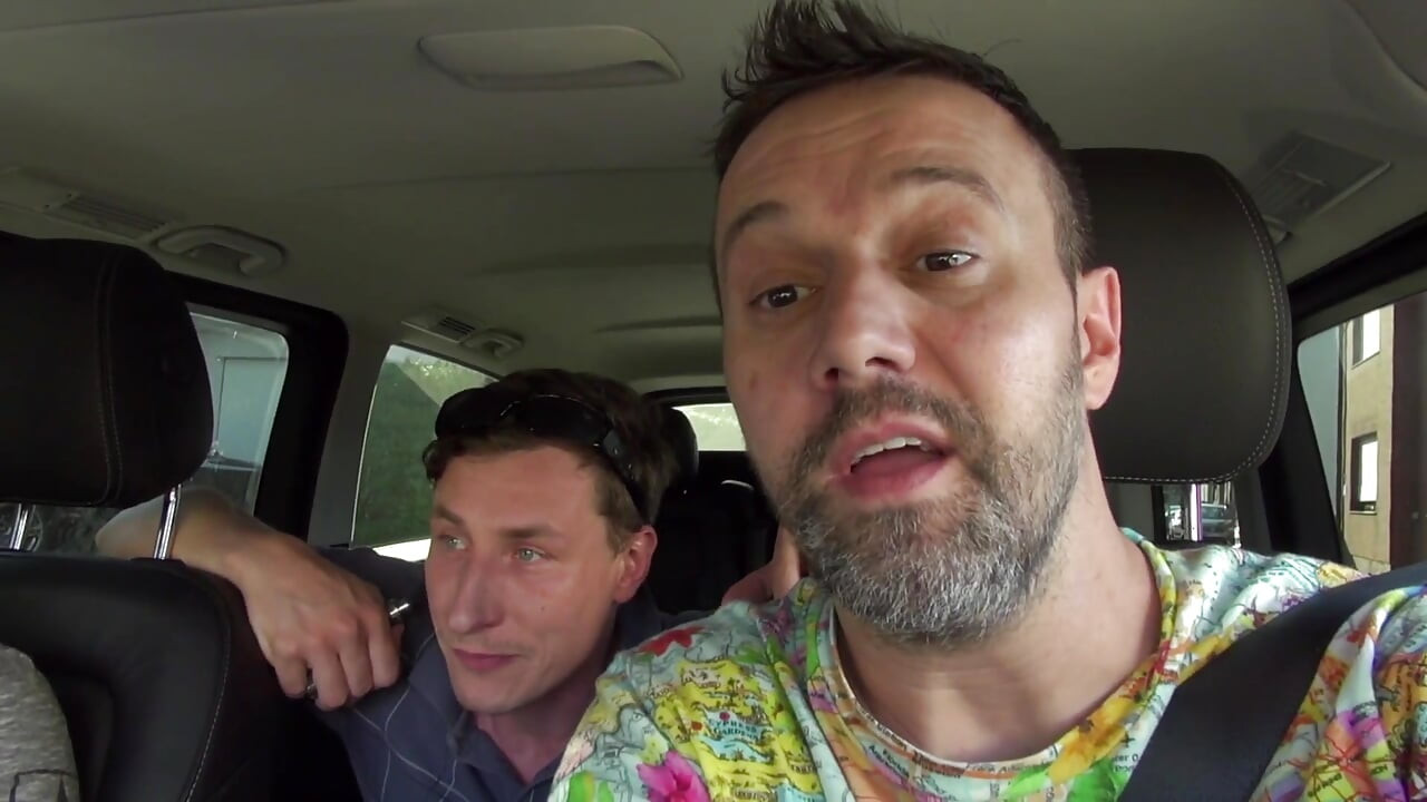 Big ass girl with many tattoos and colored hair is picked up for a car fuck