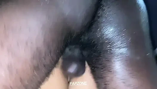 Siyah yarağıma boşalana kadar sıkı amını siktim