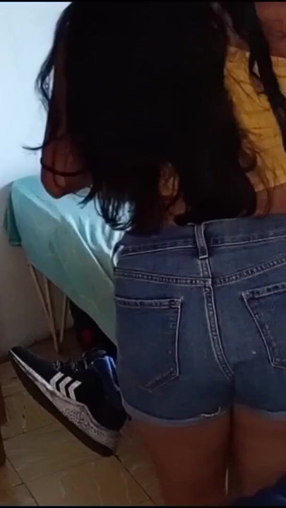 My boyfriend's father watches me !! That made me very hot and I ended up sucking his entire cock, don't tell my boyfriend !!! | Clip 1