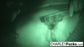 Секс Charley в ночном видении в любительском видео