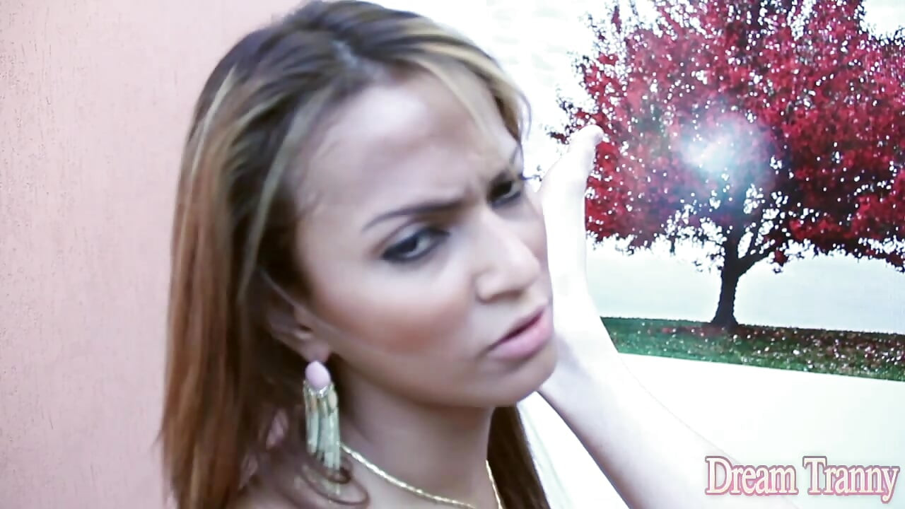 Tranny Nicole Nogueira Fucks a Guy Before Taking His Dick