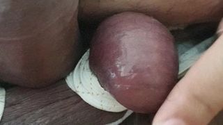 Ball-Bondage mit Gummiband