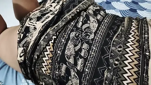 Жена изменяет в ее комнате в гостиной